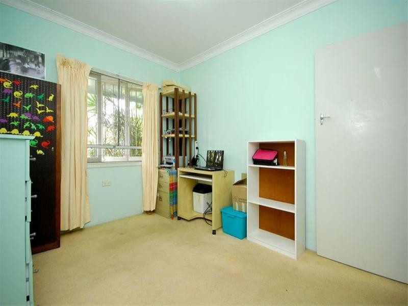 34 Newcastle Street, Fairfield QLD 4103