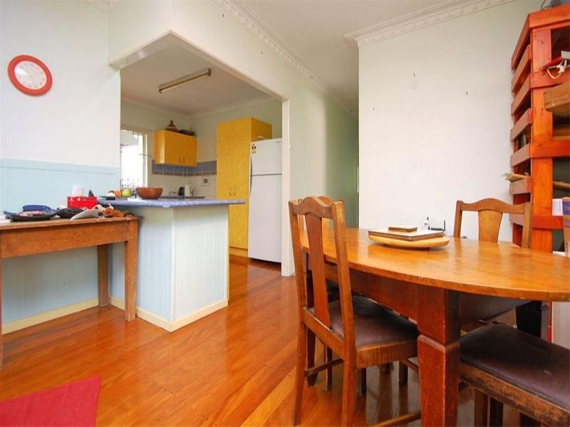 34 Newcastle Street, Fairfield QLD 4103