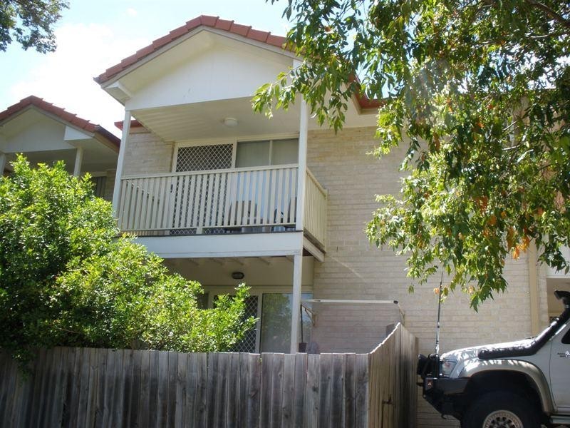 1/2 Blackburn Street, Moorooka QLD 4105