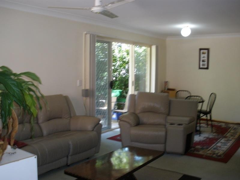 1/2 Blackburn Street, Moorooka QLD 4105