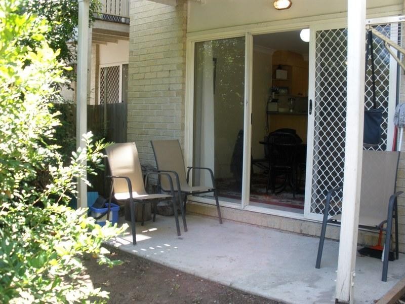 1/2 Blackburn Street, Moorooka QLD 4105