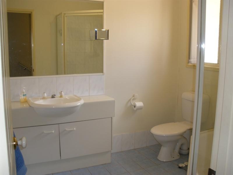 1/2 Blackburn Street, Moorooka QLD 4105