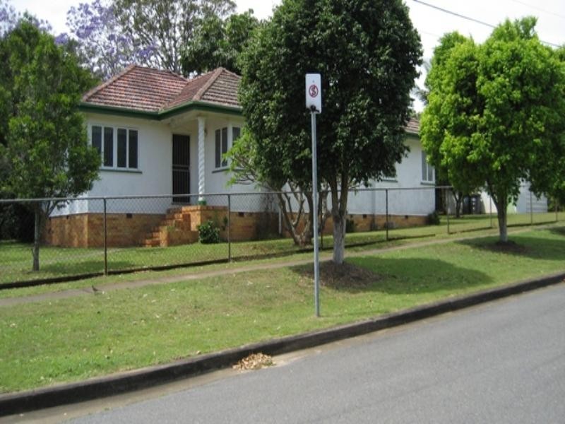 54 Rodney Street, Wynnum West QLD 4178