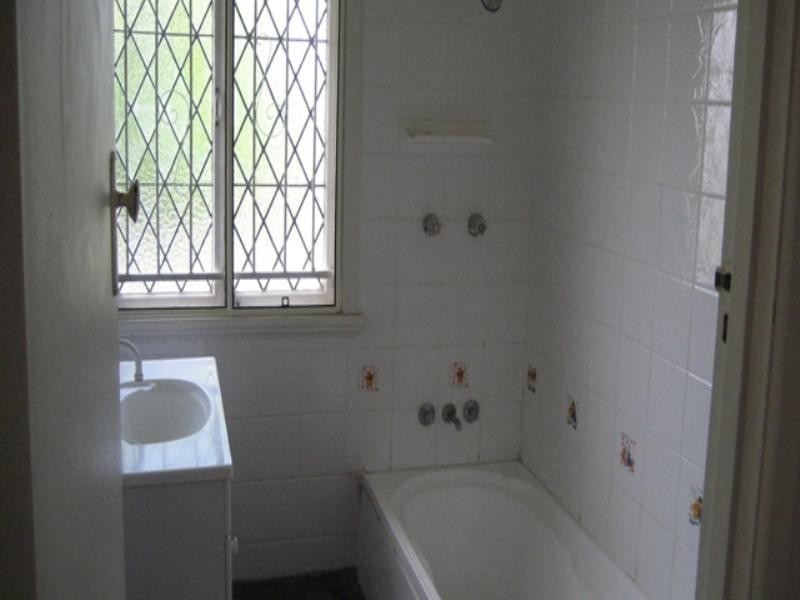 54 Rodney Street, Wynnum West QLD 4178