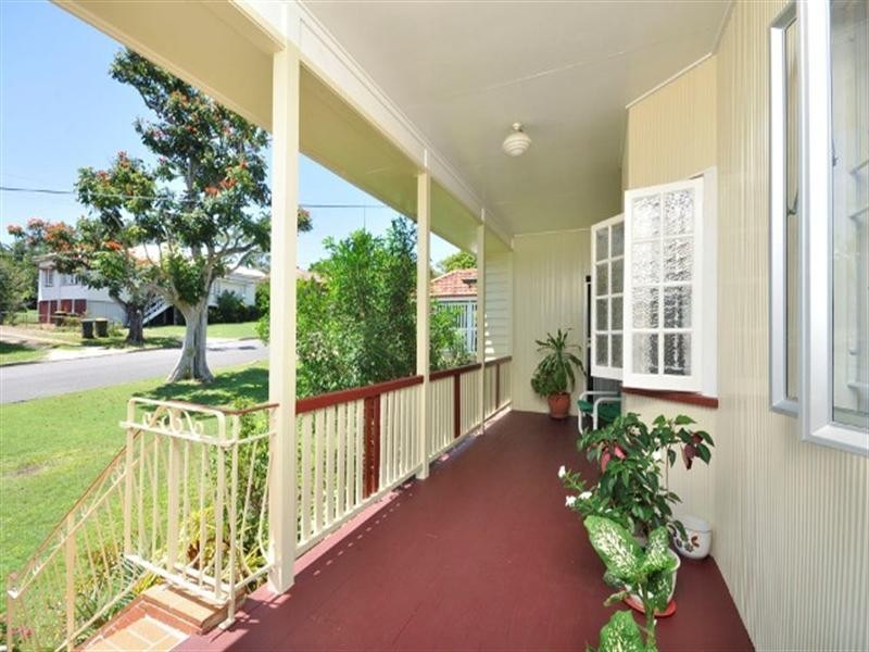 21 Weal Avenue, Tarragindi QLD 4121
