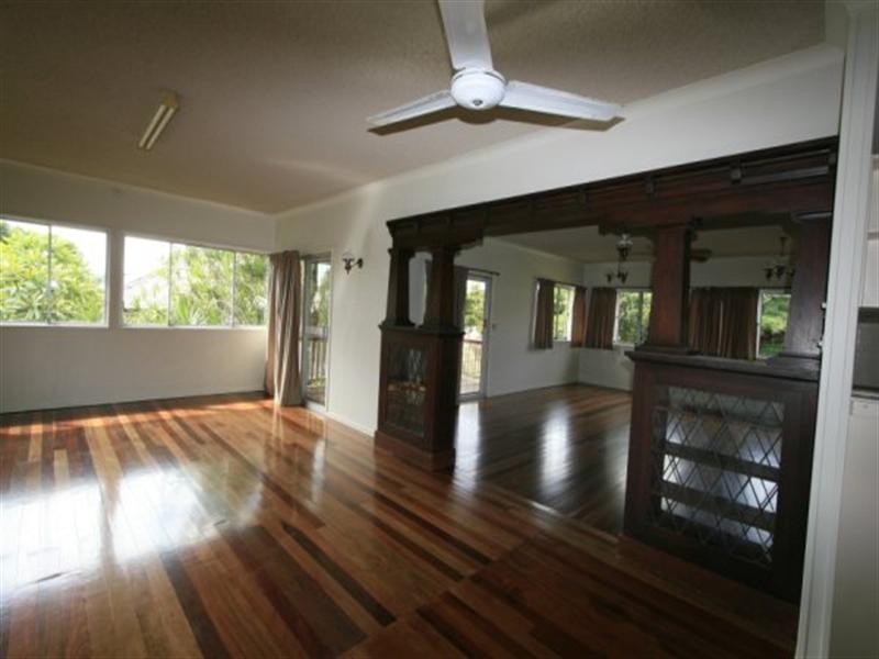 21 Weal Avenue, Tarragindi QLD 4121