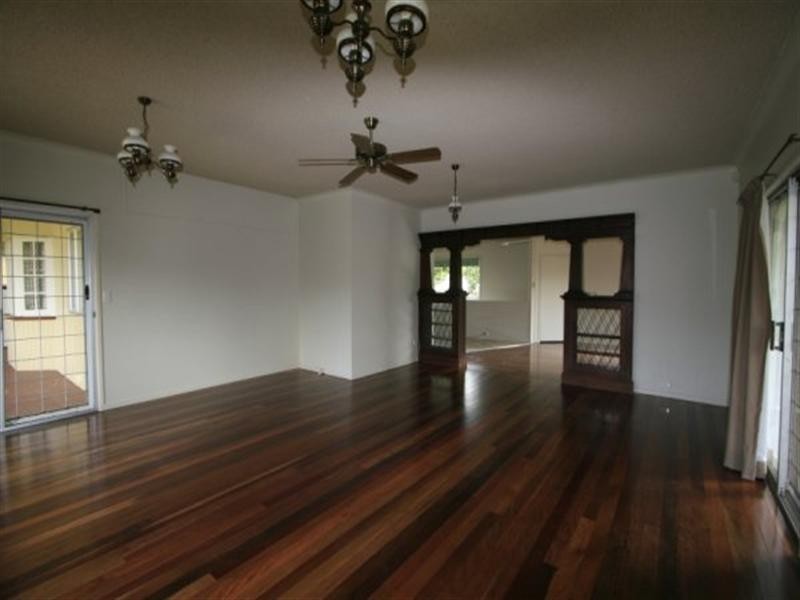 21 Weal Avenue, Tarragindi QLD 4121
