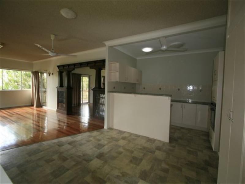 21 Weal Avenue, Tarragindi QLD 4121