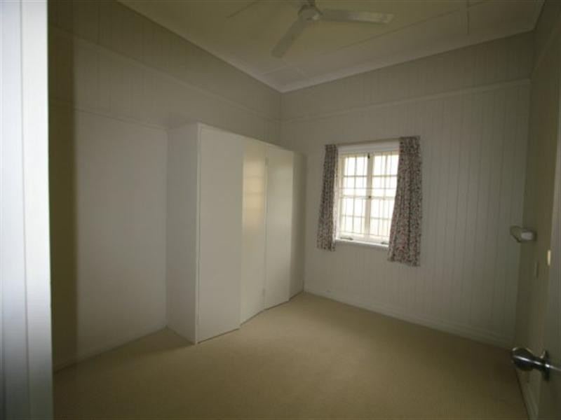 21 Weal Avenue, Tarragindi QLD 4121