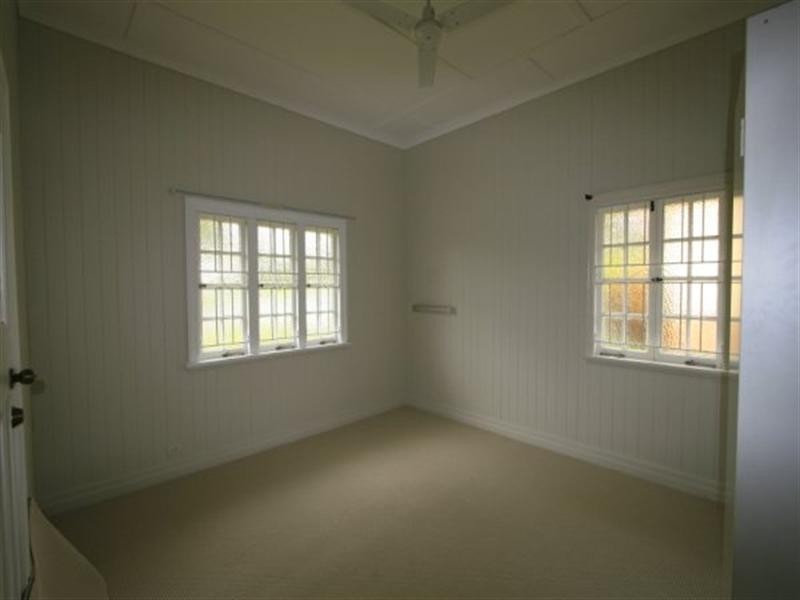 21 Weal Avenue, Tarragindi QLD 4121