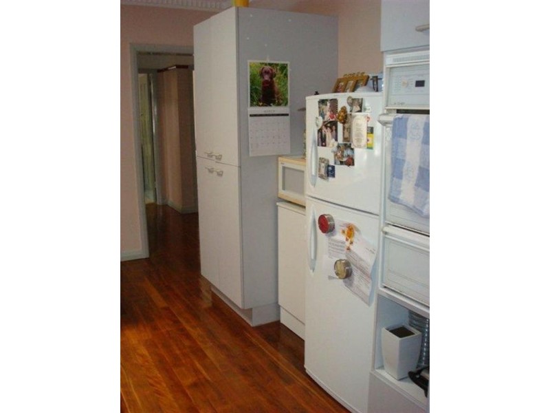 8 Brown Street, Camp Hill QLD 4152