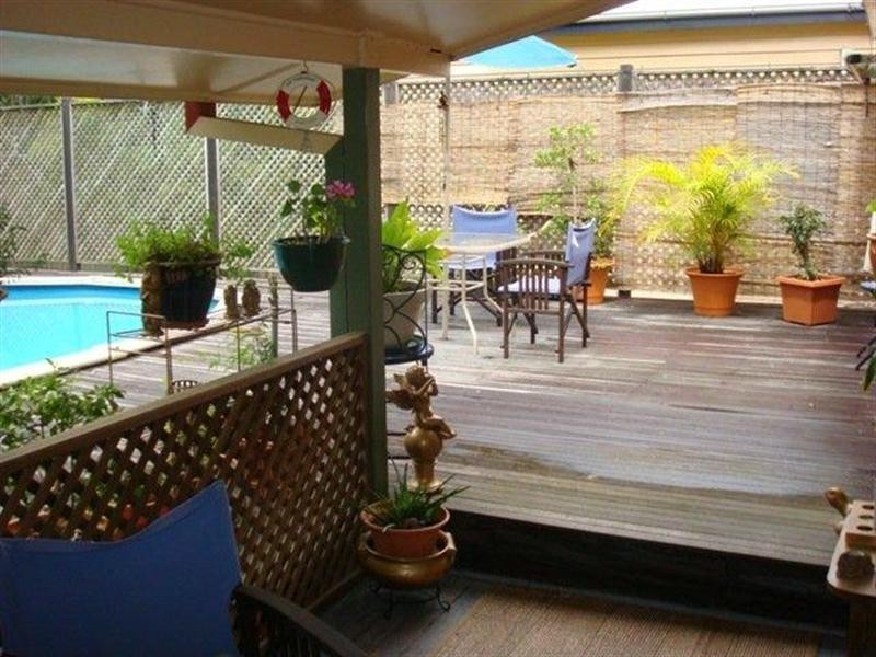 8 Brown Street, Camp Hill QLD 4152