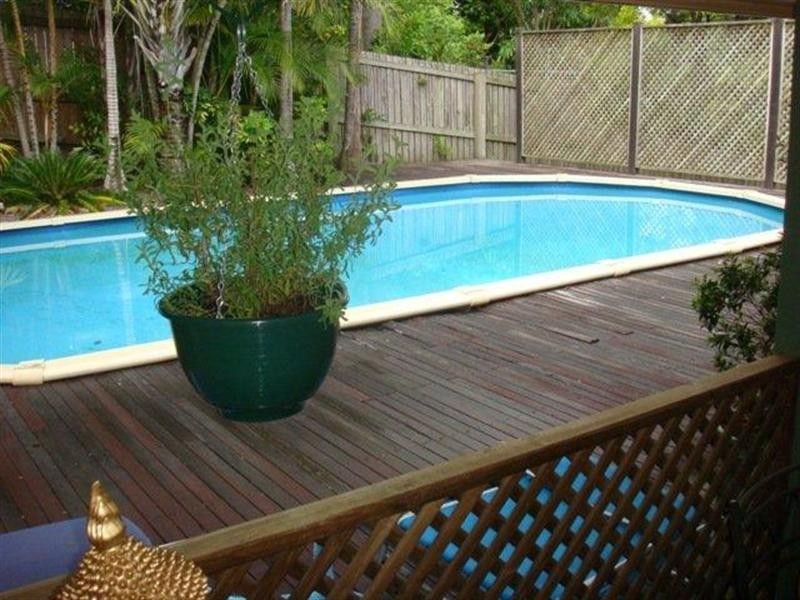 8 Brown Street, Camp Hill QLD 4152