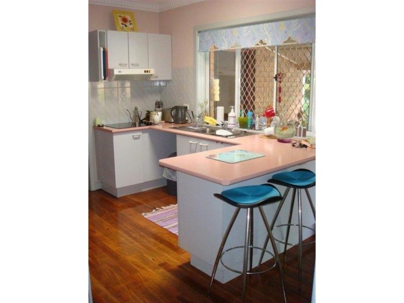 8 Brown Street, Camp Hill QLD 4152