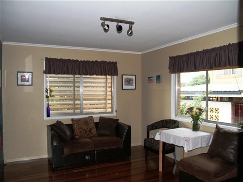 15 Vasey Street, Moorooka QLD 4105