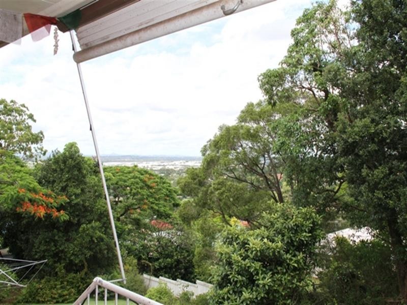 15 Vasey Street, Moorooka QLD 4105