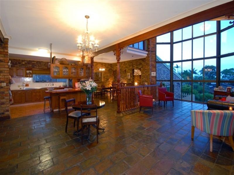 16 Tamarang Street, Tarragindi QLD 4121