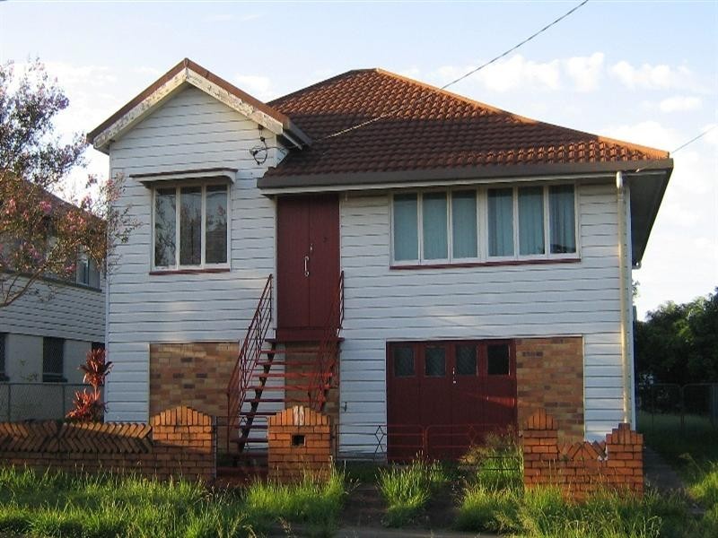 16 YOUNG Street, Annerley QLD 4103