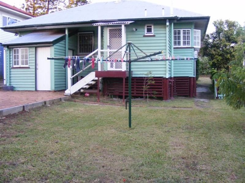 28 Dinmore Street, Moorooka QLD 4105