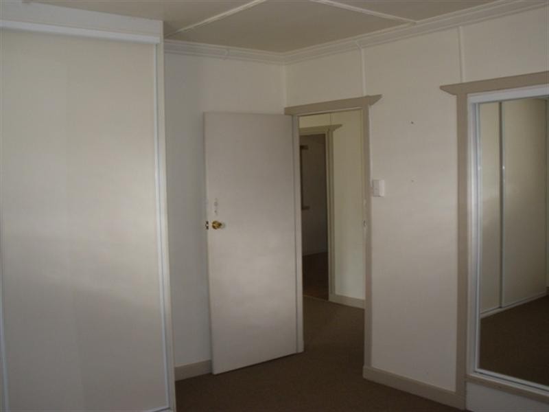 92 Marshall Road, Rocklea QLD 4106