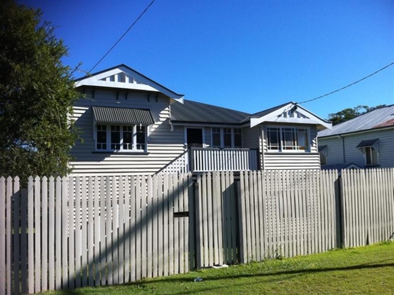 13 Archibald Street, Fairfield QLD 4103