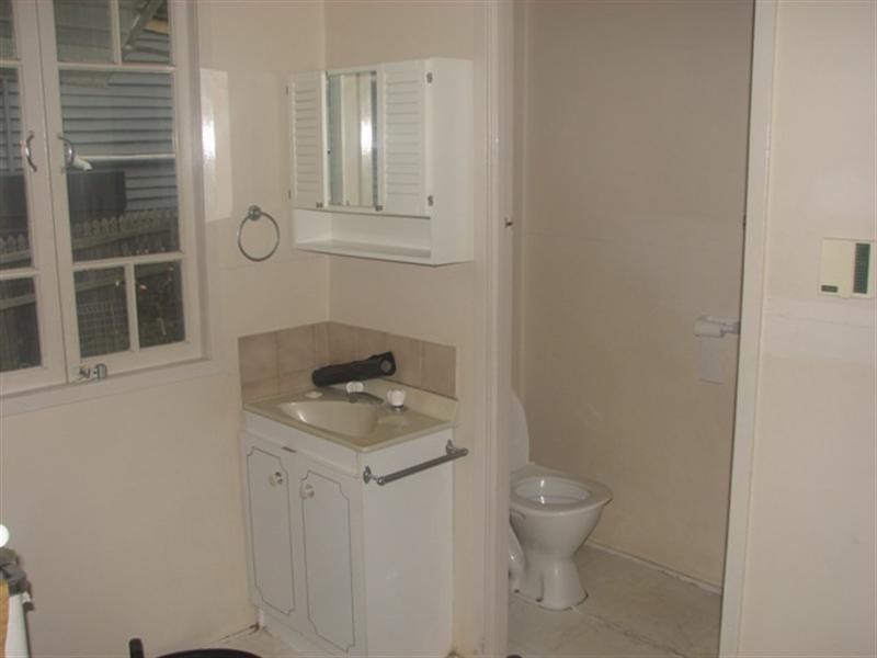 63 Longeuval Street, Annerley QLD 4103