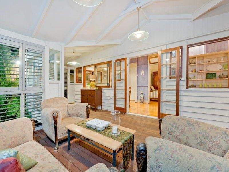 4 Delville Avenue, Moorooka QLD 4105