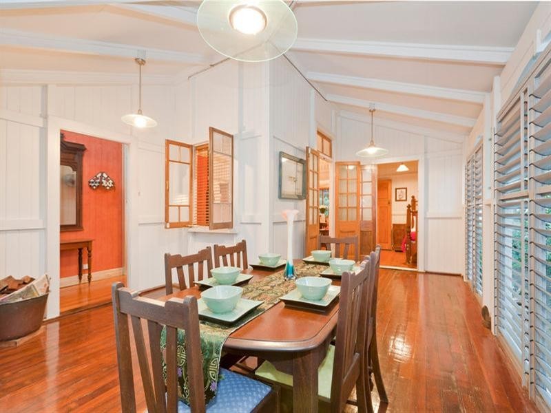 4 Delville Avenue, Moorooka QLD 4105