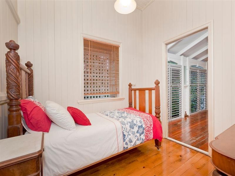 4 Delville Avenue, Moorooka QLD 4105