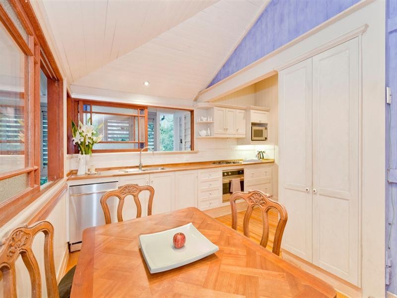 4 Delville Avenue, Moorooka QLD 4105