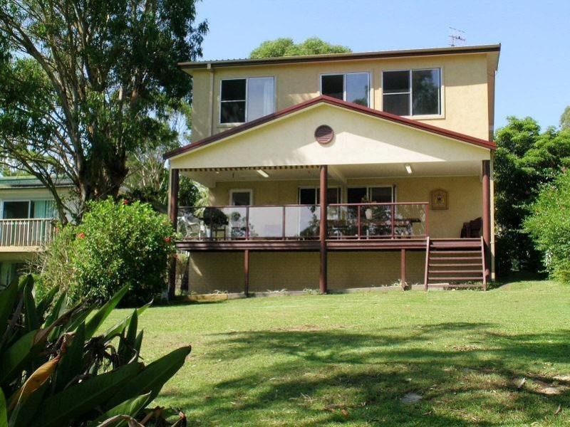 1 Lake View Avenue, Brightwaters NSW 2264