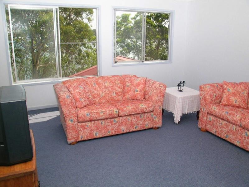 1 Lake View Avenue, Brightwaters NSW 2264