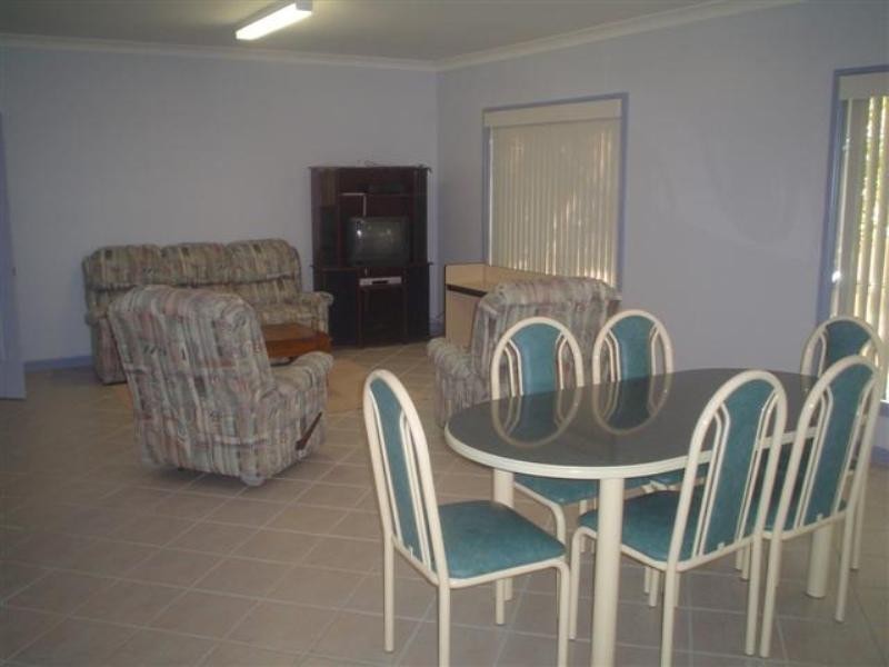 215 Grand Parade, Bonnells Bay NSW 2264