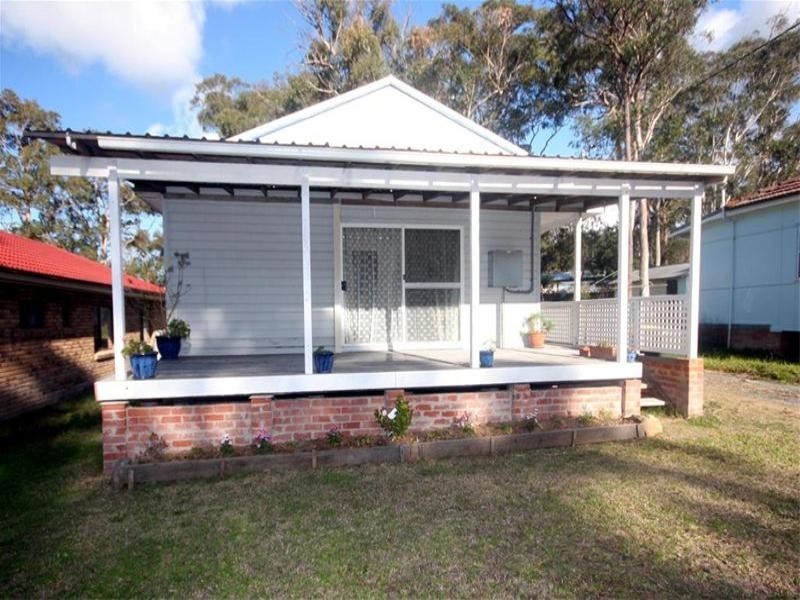 4 Hervey Street, Windermere Park NSW 2264