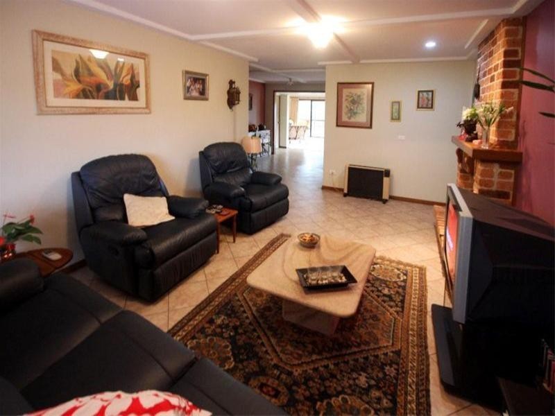 980 Hue Hue Road, Jilliby NSW 2259