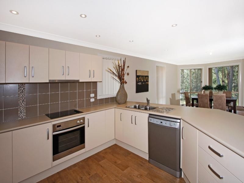 18 Goldenia Close, Morisset NSW 2264