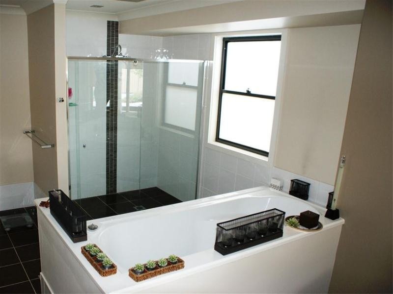 196 Freemans Drive, Morisset NSW 2264