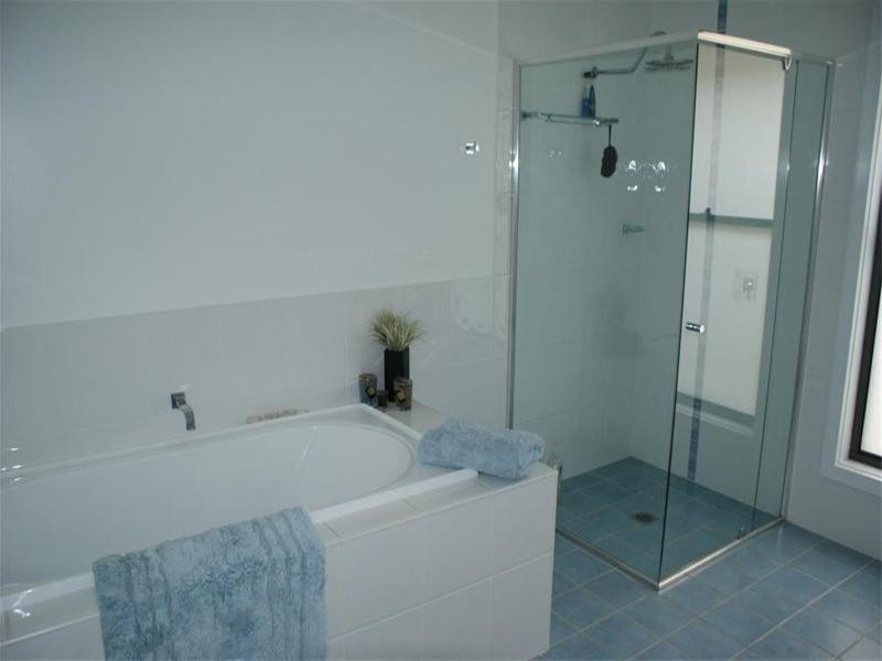 196 Freemans Drive, Morisset NSW 2264