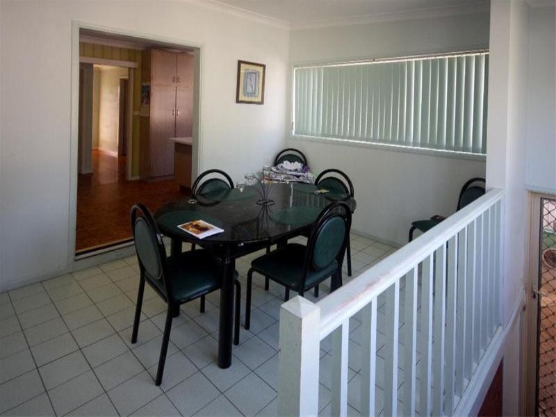 51 Campbell Parade, Mannering Park NSW 2259