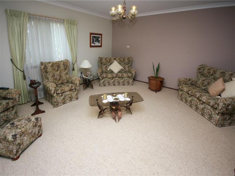 2 Macquarie Street, Morisset Park NSW 2264