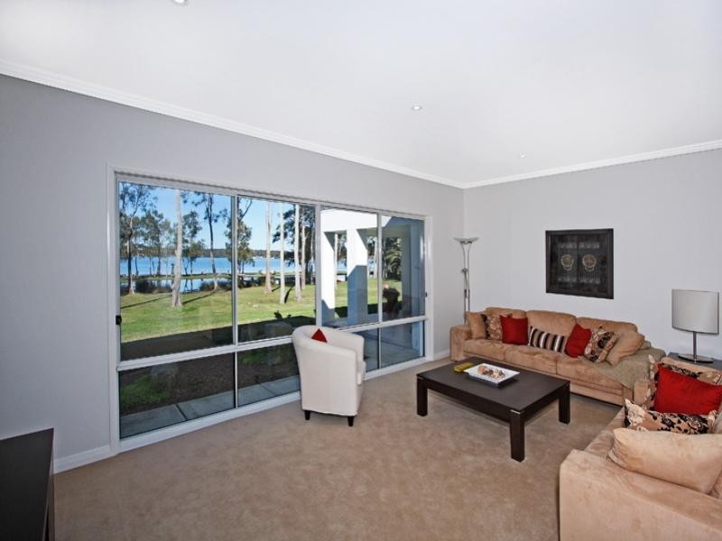 98 Stingaree Point Drive, Dora Creek NSW 2264