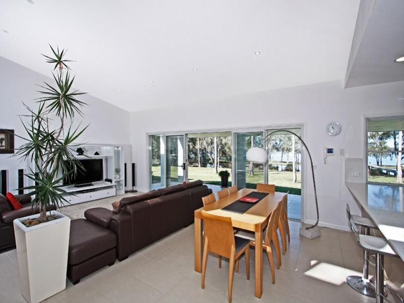 98 Stingaree Point Drive, Dora Creek NSW 2264