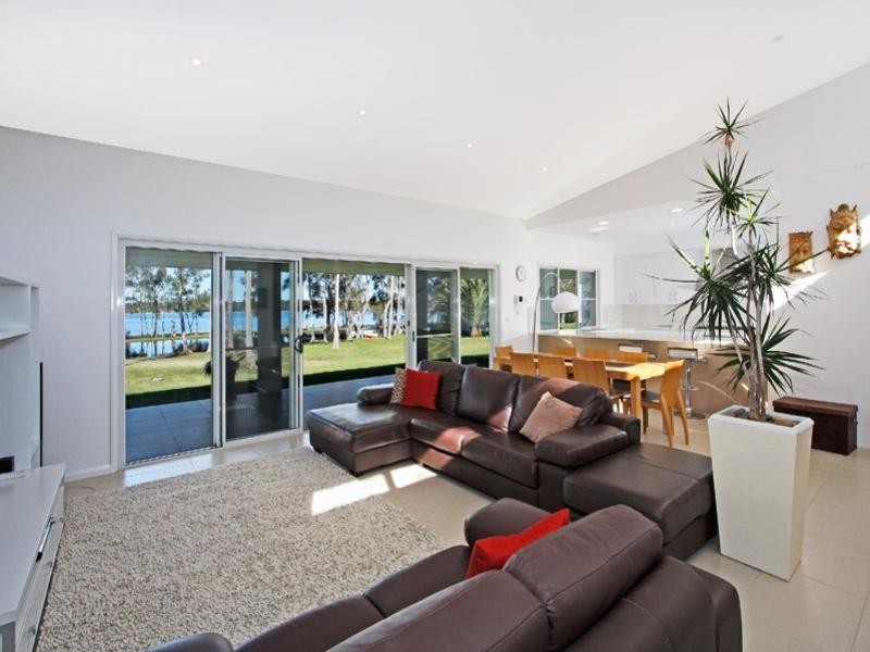 98 Stingaree Point Drive, Dora Creek NSW 2264