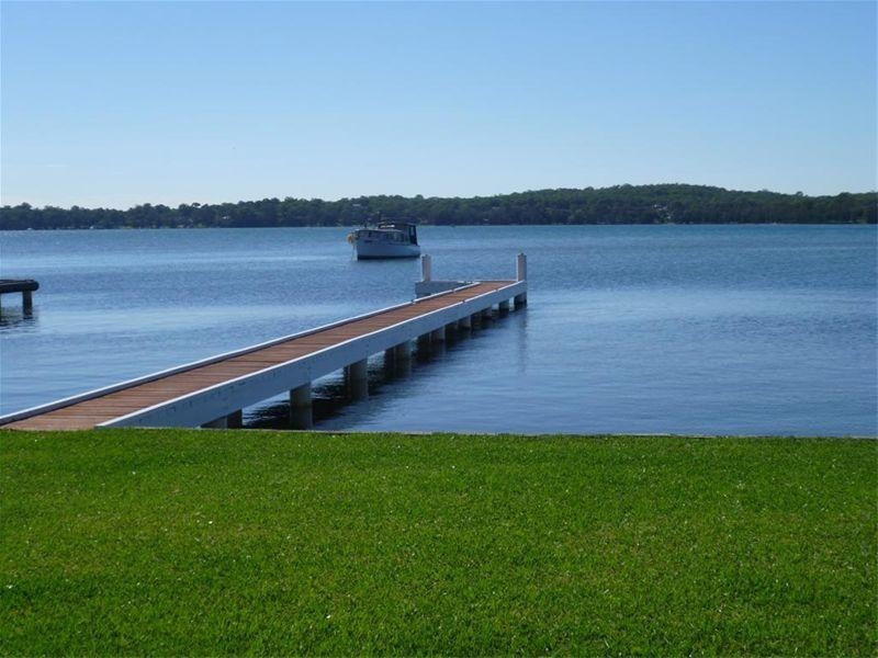 11 Grand Parade, Bonnells Bay NSW 2264