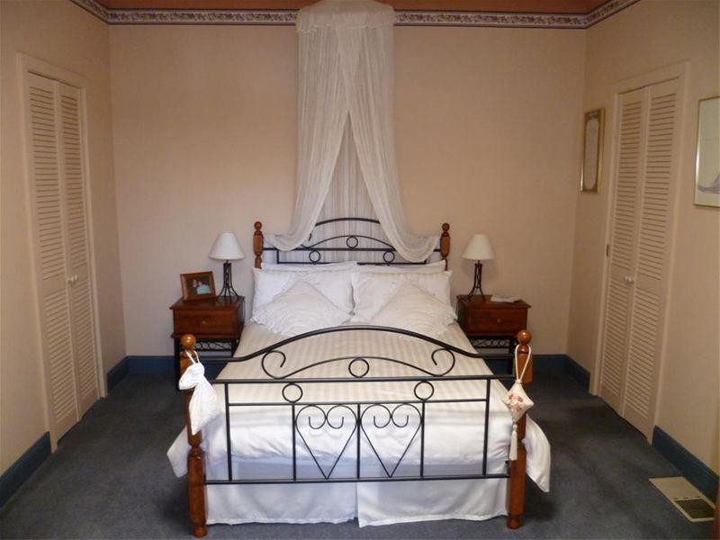 11 Grand Parade, Bonnells Bay NSW 2264