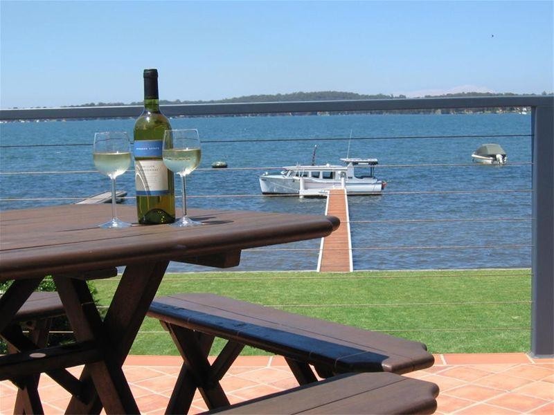 11 Grand Parade, Bonnells Bay NSW 2264