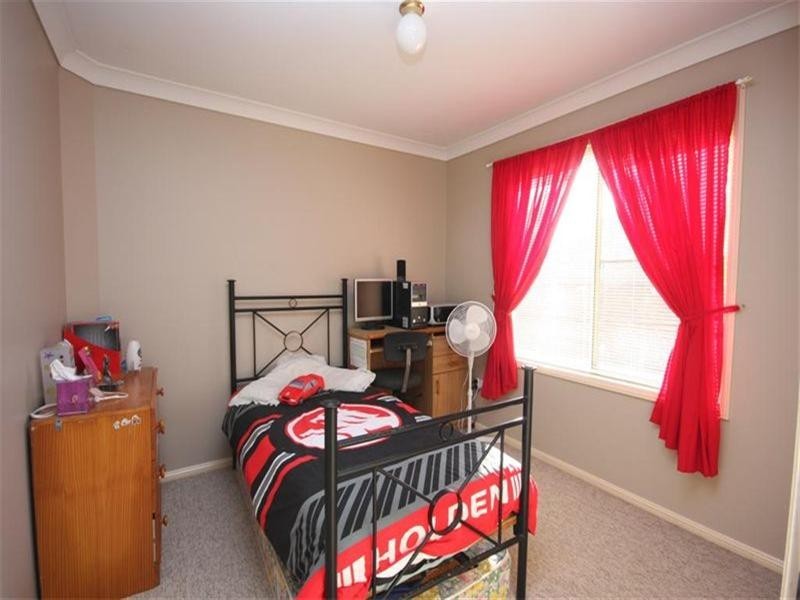 7 Churchill Crescent, Windermere Park NSW 2264