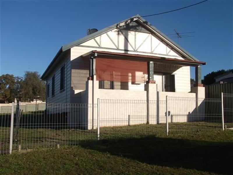 70 Newcastle Street, Morisset NSW 2264