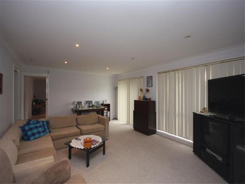 11 Rhodes Parade, Windermere Park NSW 2264