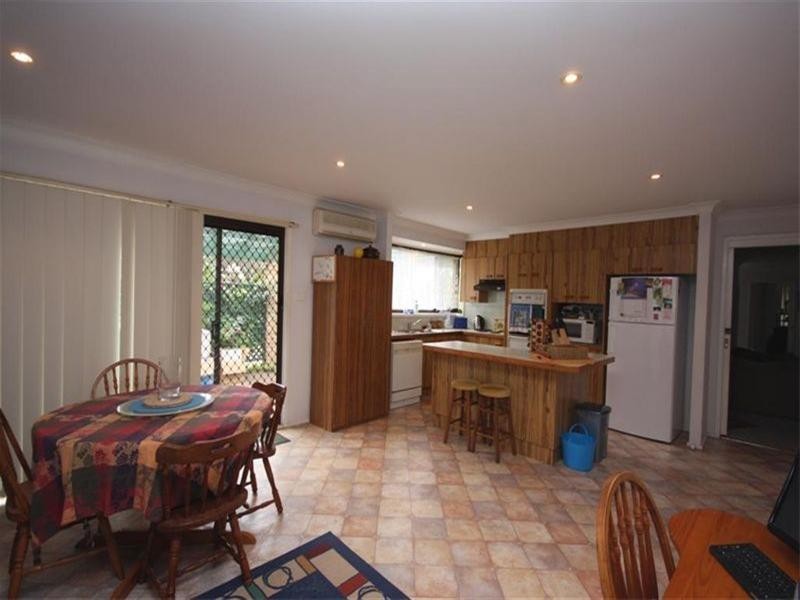 11 Rhodes Parade, Windermere Park NSW 2264